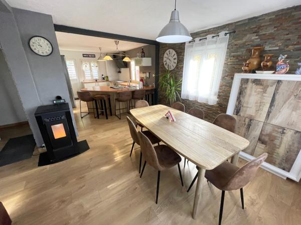 Chalet F4 sur sous sol avec terrain, parking et piscine