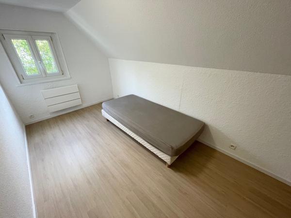 Chalet F4 sur sous sol avec terrain, parking et piscine