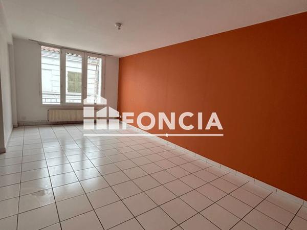 Location Appartement 3 pièces 72 m² - APPARTEMENT 11 Niort 79000
