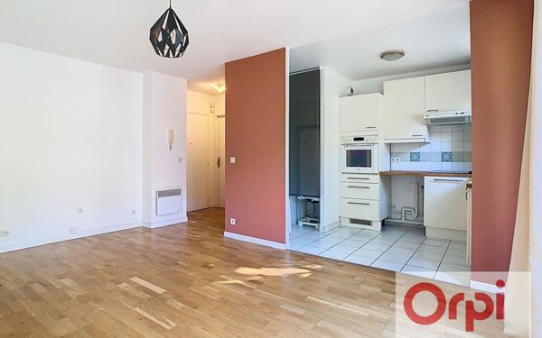 Appartement à vendre    2 pièces • 44,48 m2 Issy-les-Moulineaux