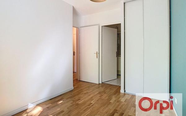 Appartement à vendre    2 pièces • 44,48 m2 Issy-les-Moulineaux