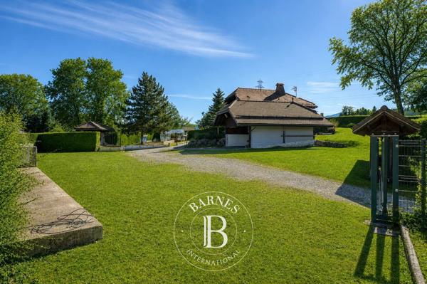 Reignier-Ésery, Terrain constructible  1 000 m² à vendre