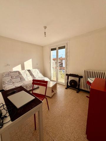 Jolie maison rénovée 2 faces, 3 chambres, jardin avec petite dépendance et garage sur parcelle de 195m2