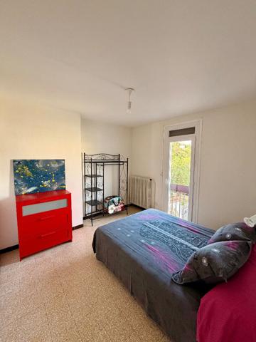 Jolie maison rénovée 2 faces, 3 chambres, jardin avec petite dépendance et garage sur parcelle de 195m2