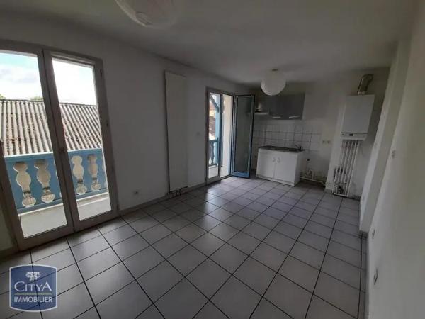 Appartement à louer 2 pièces 44.45m² Tarbes (65000)