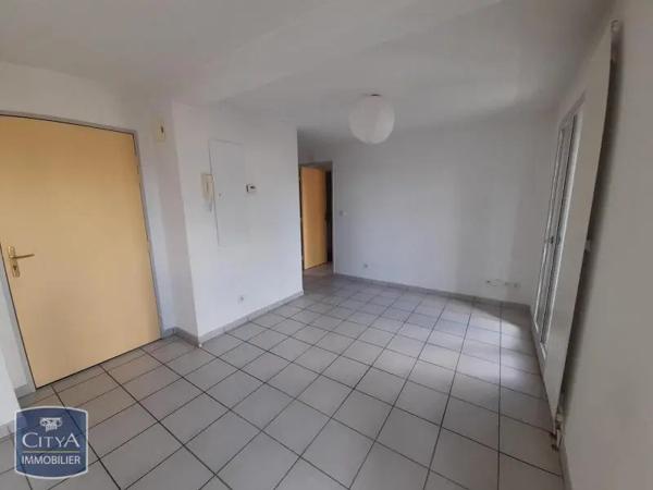 Appartement à louer 2 pièces 44.45m² Tarbes (65000)
