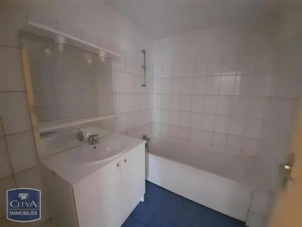 Appartement à louer 2 pièces 44.45m² Tarbes (65000)