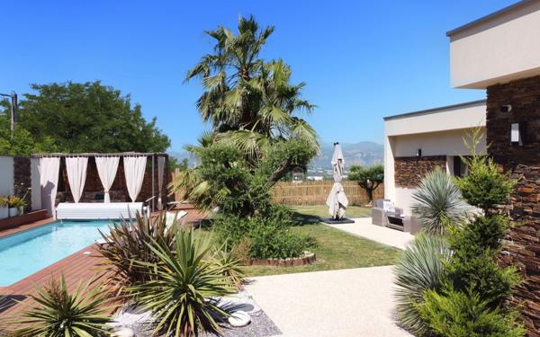 Maison à vendre    5 pièces • 162 m2 Loriol-sur-Drôme