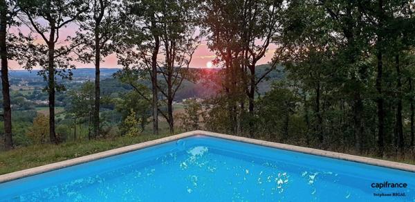 Dpt Lot et Garonne (47), à vendre FUMEL propriété en pierre P7 sur un terrain de 4ha de terrain