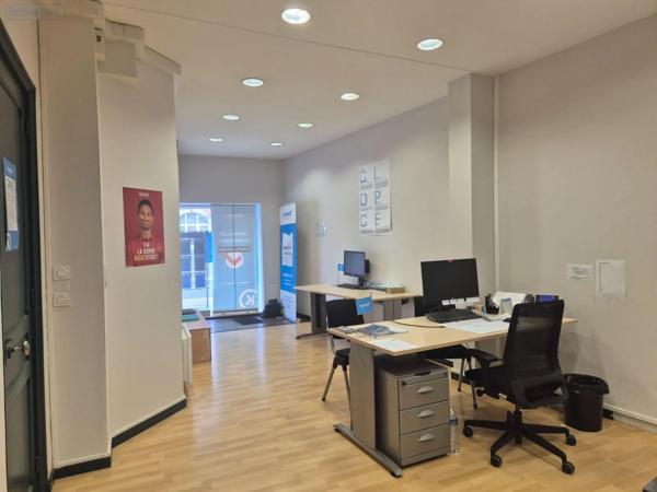 Location - Fonds et/ou murs commerciaux Bailleul 59270 65 m 2