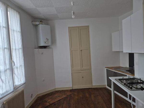 Petite maison de caractère, centre ville