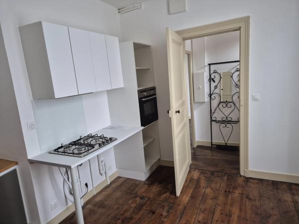 Petite maison de caractère, centre ville