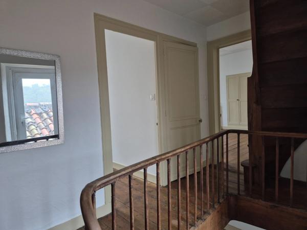 Petite maison de caractère, centre ville