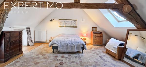 Étampes (91150) Maison de caractère avec dépendances, cour et jardin