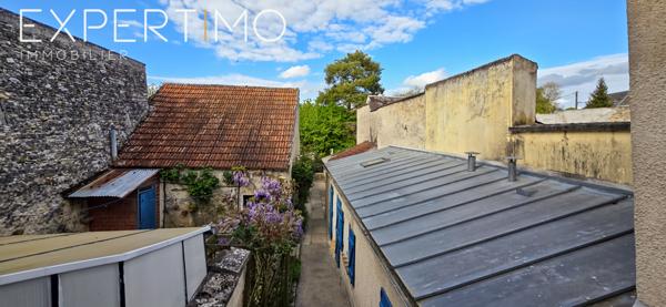 Étampes (91150) Maison de caractère avec dépendances, cour et jardin