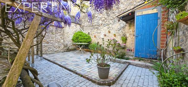 Étampes (91150) Maison de caractère avec dépendances, cour et jardin