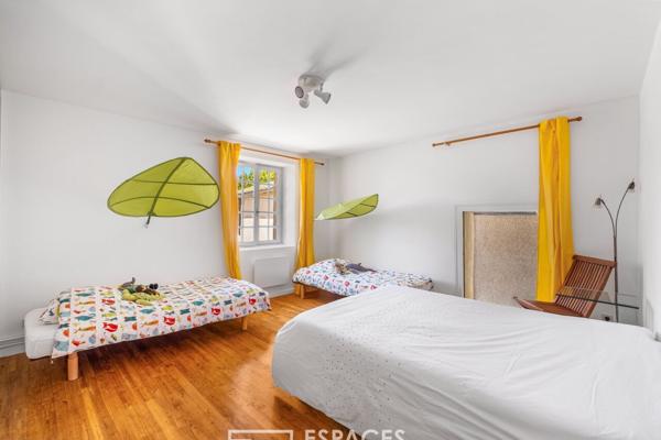 Ancienne ferme restaurée, panorama sur le Pilat et art de vivre à 40 minutes de Lyon