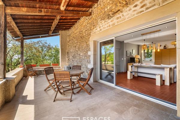 Ancienne ferme restaurée, panorama sur le Pilat et art de vivre à 40 minutes de Lyon