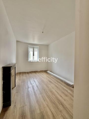 Maison
         7 pièces
        - 135 m² 279 500 € *