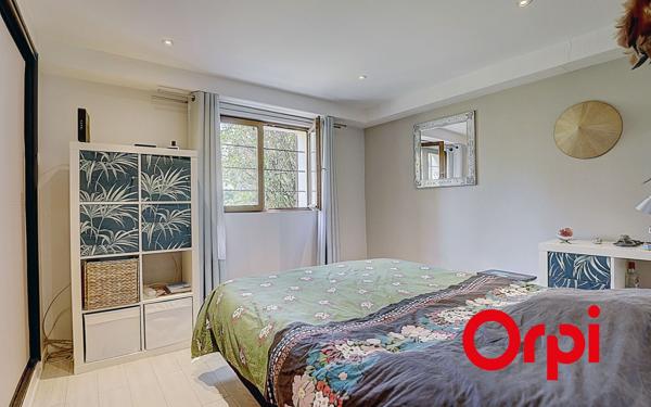 Maison à vendre    6 pièces • 195 m2 Cailloux-sur-Fontaines