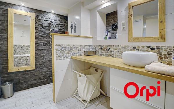 Maison à vendre    6 pièces • 195 m2 Cailloux-sur-Fontaines