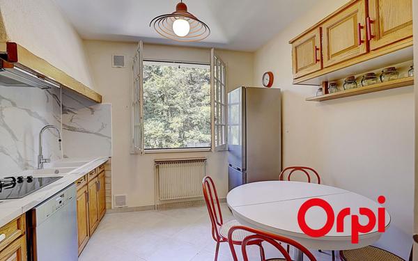 Maison à vendre    6 pièces • 195 m2 Cailloux-sur-Fontaines