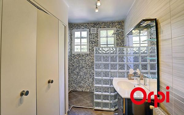 Maison à vendre    6 pièces • 195 m2 Cailloux-sur-Fontaines