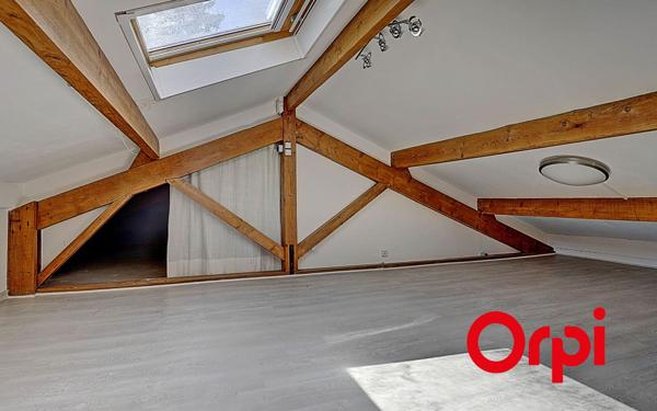 Maison à vendre    6 pièces • 195 m2 Cailloux-sur-Fontaines