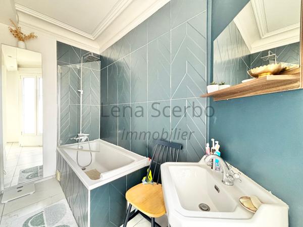 Appartement
         3 pièces
        - 63 m² 545 000 € *