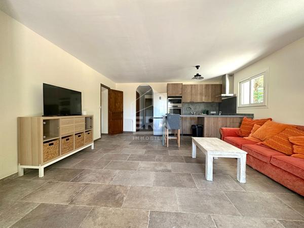 Bâtisse de 263 m2 - AIX EN PROVENCE 