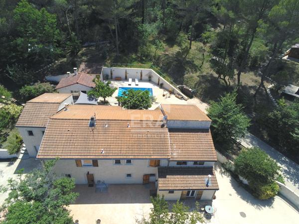 Bâtisse de 263 m2 - AIX EN PROVENCE 