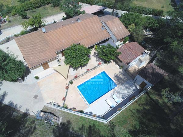 Bâtisse de 263 m2 - AIX EN PROVENCE 