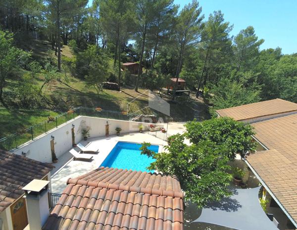 Bâtisse de 263 m2 - AIX EN PROVENCE 