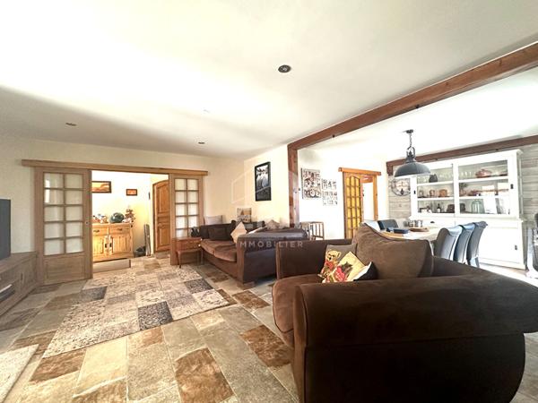 Bâtisse de 263 m2 - AIX EN PROVENCE 