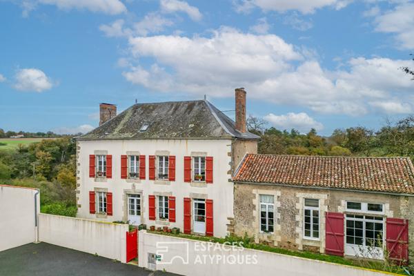 Ancienne école réhabilitée avec vue sur la rivière