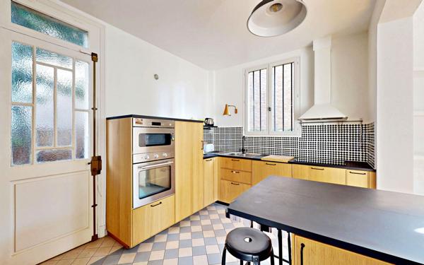 Maison à vendre    6 pièces •  Montrouge