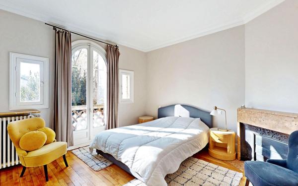 Maison à vendre    6 pièces •  Montrouge