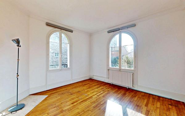 Maison à vendre    6 pièces •  Montrouge