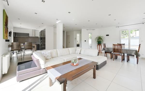 MASSIEUX - VILLA Contemporaine 115 m² avec double garage - Vue dégagée & environnement privilégié