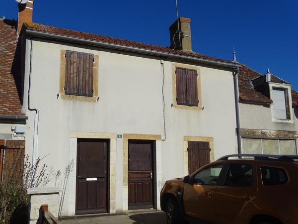 Vente
                Maison98 m² - 5 Pièces -
                    LE CHATELET (18170)