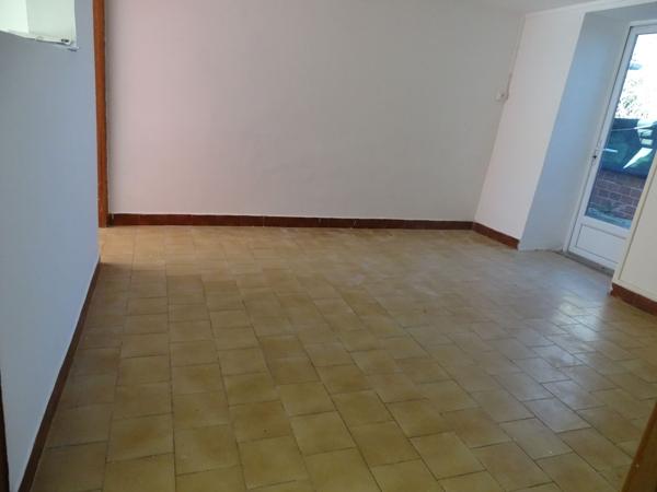 Vente
                Maison98 m² - 5 Pièces -
                    LE CHATELET (18170)
