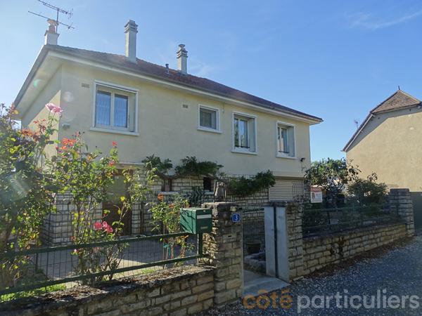 Vente
                Maison98 m² - 5 Pièces -
                    LE CHATELET (18170)