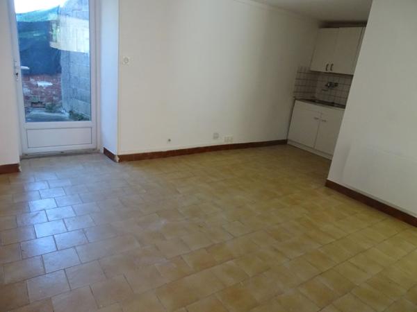 Vente
                Maison98 m² - 5 Pièces -
                    LE CHATELET (18170)