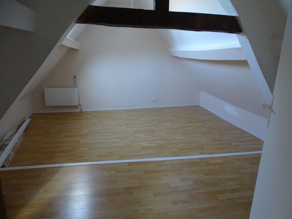 Vente
                Maison98 m² - 5 Pièces -
                    LE CHATELET (18170)