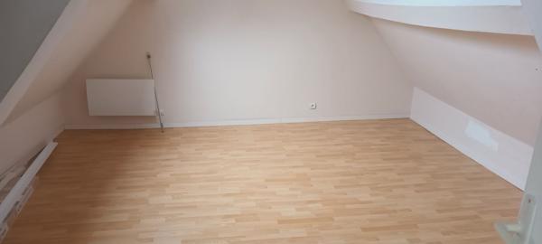 Vente
                Maison98 m² - 5 Pièces -
                    LE CHATELET (18170)
