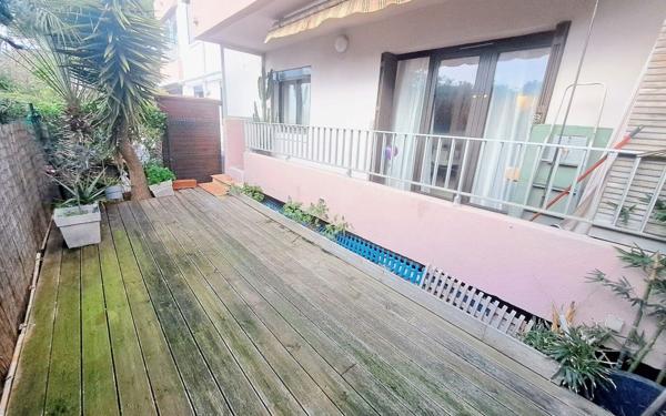 Appartement à vendre    4 pièces • 76,45 m2 Six-Fours-les-Plages