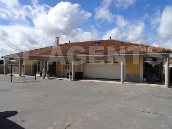 BELLE PROPRIETE AVEC PRESTAIONS DE QUALITE