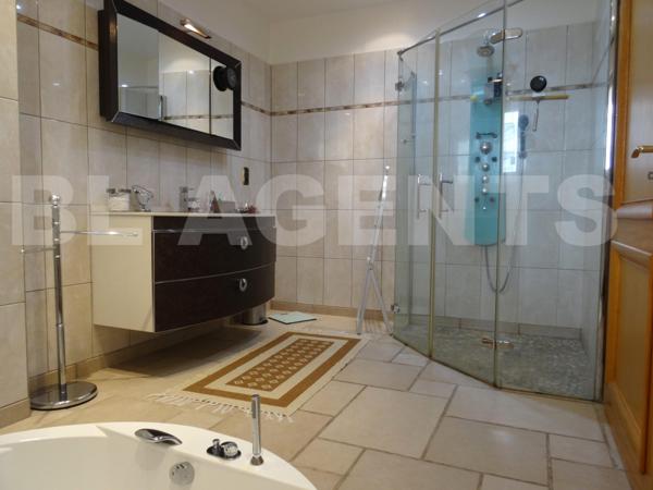 BELLE PROPRIETE AVEC PRESTAIONS DE QUALITE