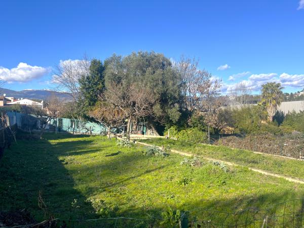 Cagnes-sur-Mer (06800) TERRAIN A BATIR PROCHE TOUTES COMMODITES