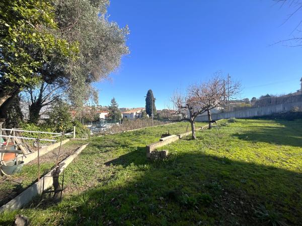 Cagnes-sur-Mer (06800) TERRAIN A BATIR PROCHE TOUTES COMMODITES